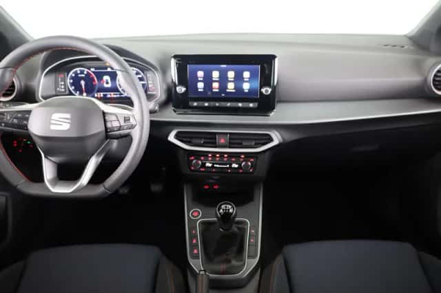 SEAT Arona (2025) thumbnail 5