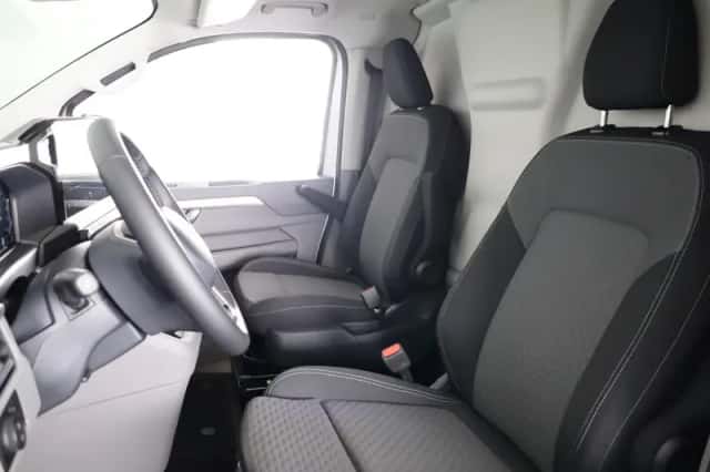Volkswagen E-Transporter (2025) thumbnail 5