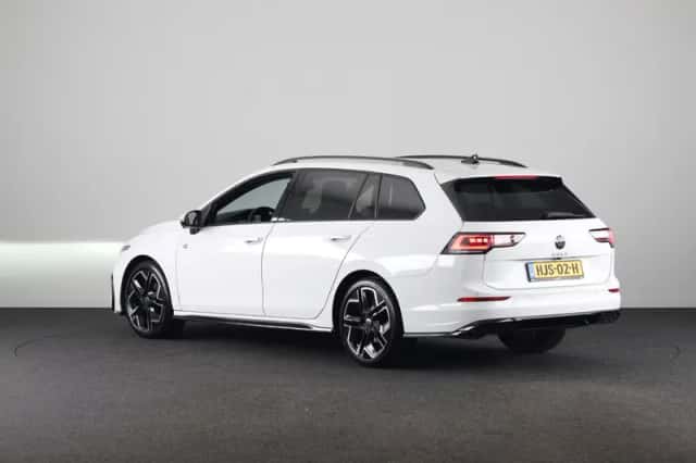Volkswagen Golf (2025) thumbnail 3