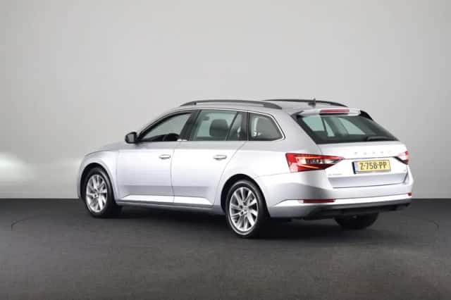 Škoda Superb (2020) thumbnail 3