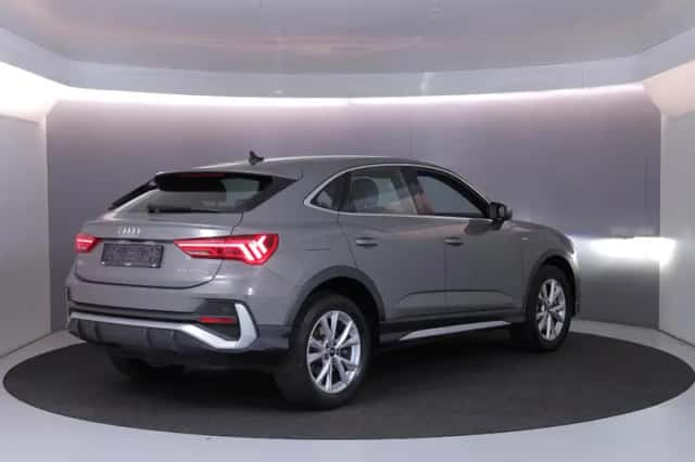 Audi Q3 (2022) thumbnail 5