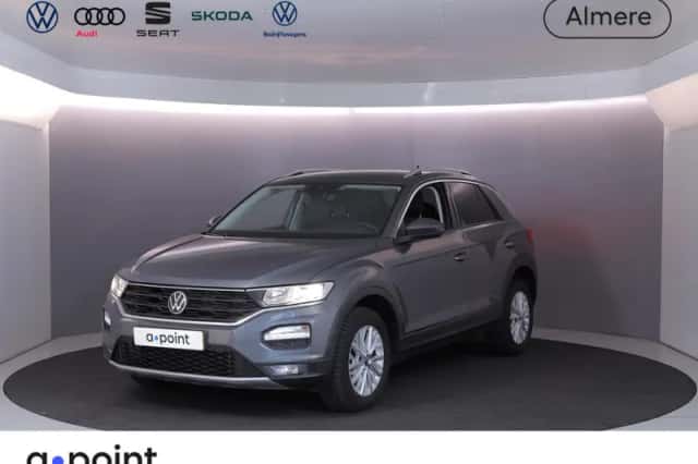 Volkswagen T-Roc (2022) thumbnail 1