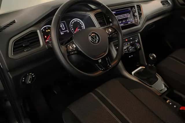 Volkswagen T-Roc (2022) thumbnail 6