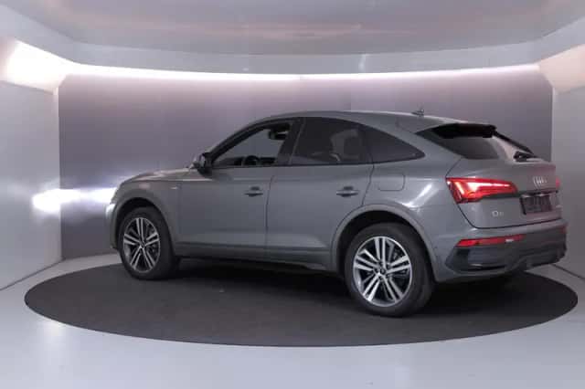 Audi Q5 (2023) thumbnail 3