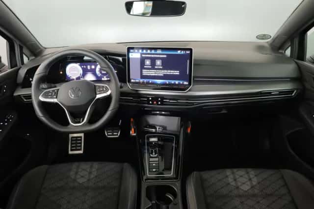 Volkswagen Golf (2025) thumbnail 6