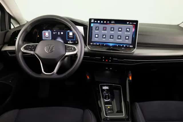 Volkswagen Golf (2025) thumbnail 6
