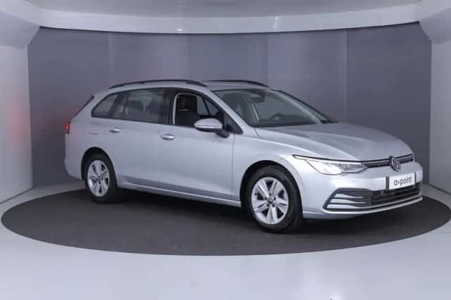 Volkswagen Golf (2023) thumbnail 5