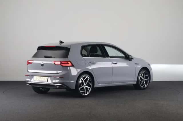 Volkswagen Golf (2020) thumbnail 4