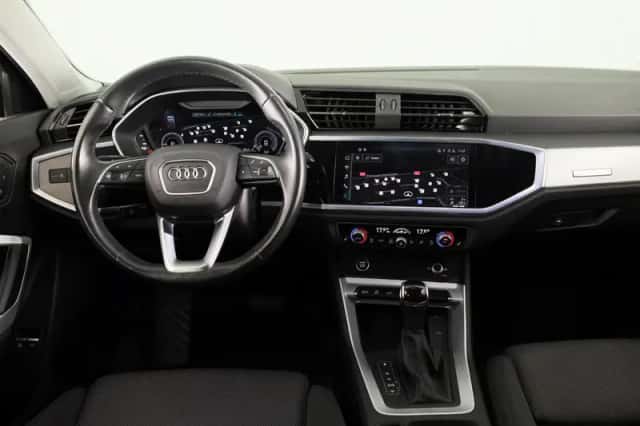 Audi Q3 (2021) thumbnail 5