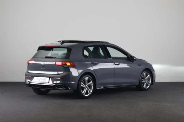 Volkswagen Golf (2023) thumbnail 4