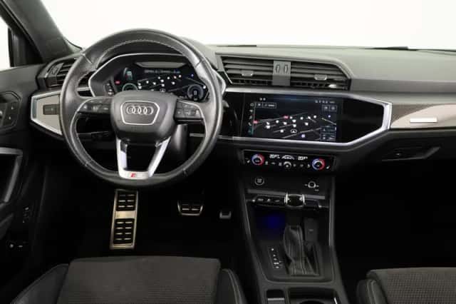Audi Q3 (2023) thumbnail 6