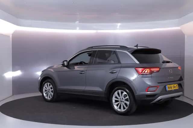 Volkswagen T-Roc (2025) thumbnail 3