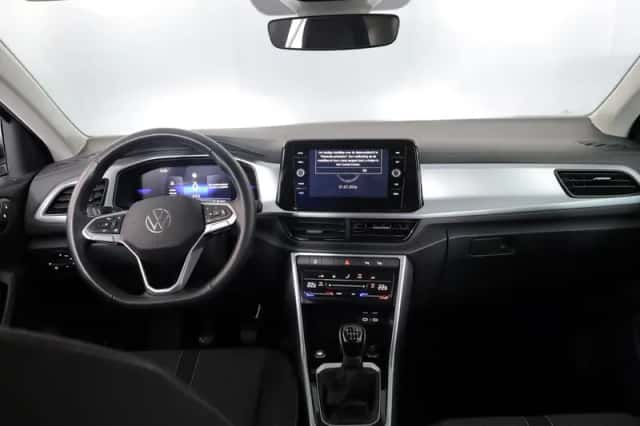Volkswagen T-Roc (2025) thumbnail 6