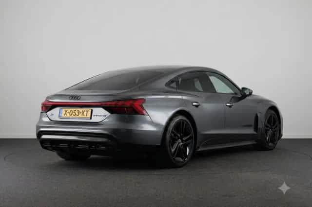 Audi e-tron GT (2023) thumbnail 3