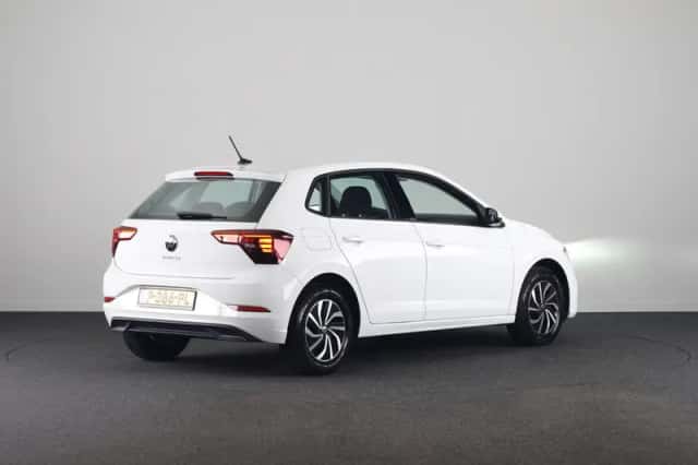 Volkswagen Polo (2022) thumbnail 4