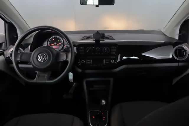 Volkswagen Up! (2016) thumbnail 6