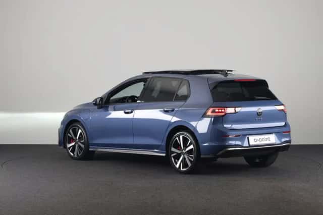 Volkswagen Golf (2025) thumbnail 3