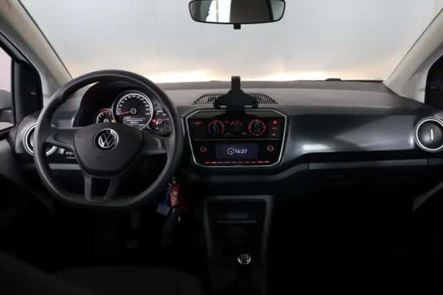 Volkswagen Up! (2023) thumbnail 6