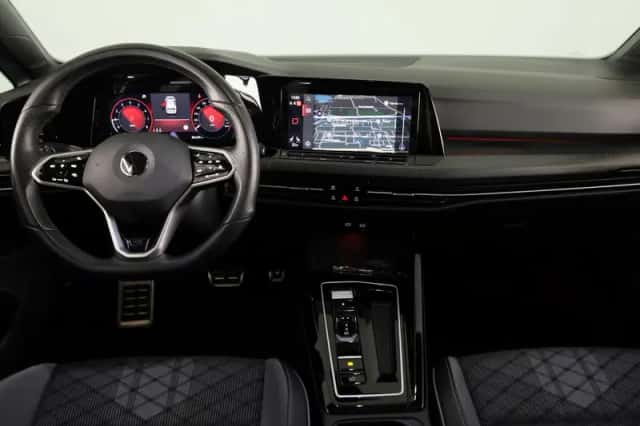 Volkswagen Golf (2023) thumbnail 6