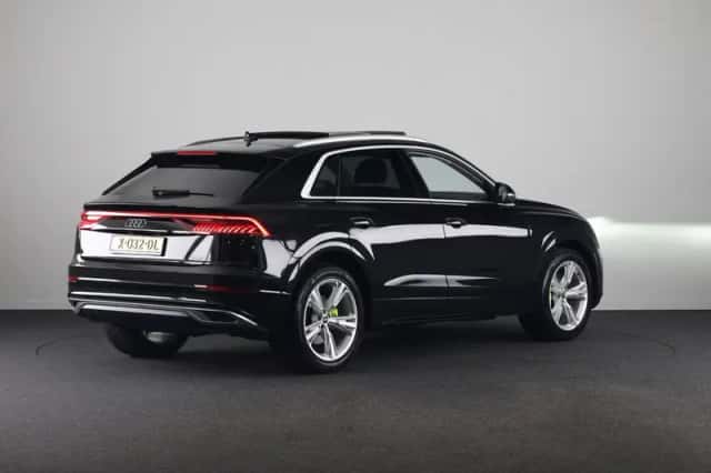 Audi Q8 (2023) thumbnail 3