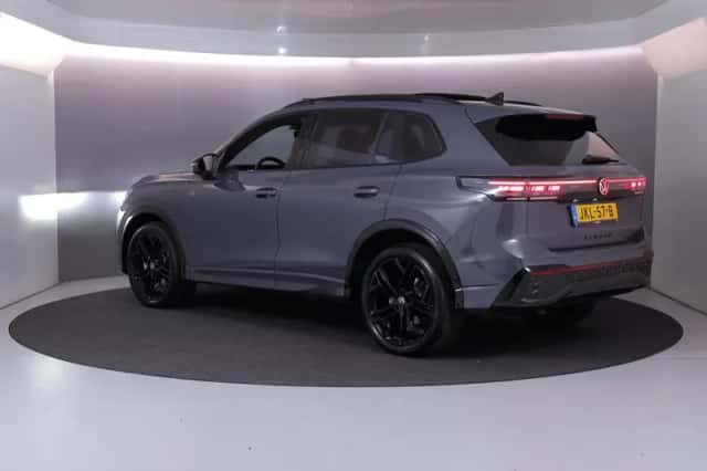 Volkswagen Tiguan (2025) thumbnail 3