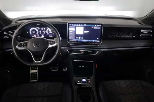 Volkswagen Tiguan (2025) thumbnail 6
