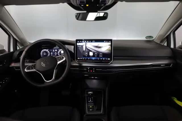 Volkswagen Golf (2025) thumbnail 6