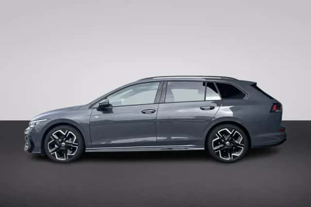 Volkswagen Golf (2025) thumbnail 3
