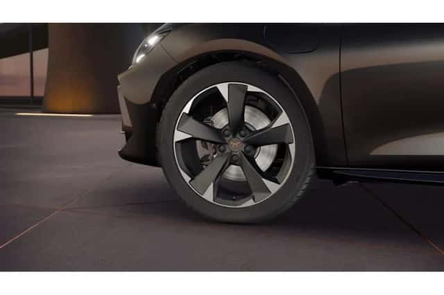 CUPRA Leon (2026) thumbnail 5