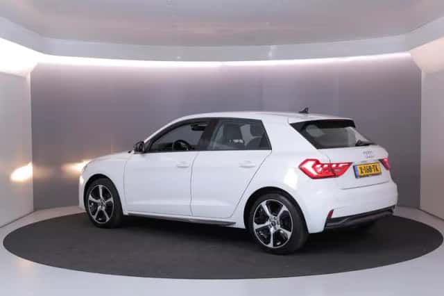 Audi A1 (2024) thumbnail 3