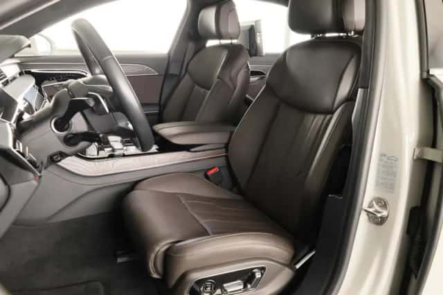 Audi A8 (2024) thumbnail 6