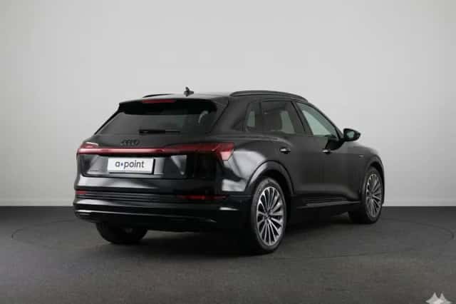 Audi e-tron (2022) thumbnail 3