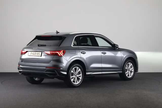 Audi Q3 (2023) thumbnail 3