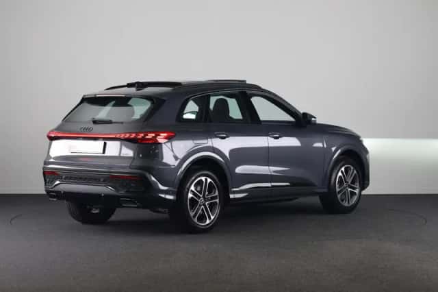 Audi Q5 (2026) thumbnail 3