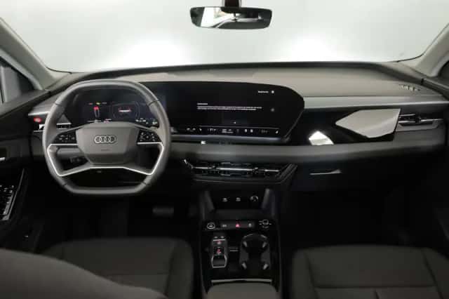 Audi Q6 (2025) thumbnail 6