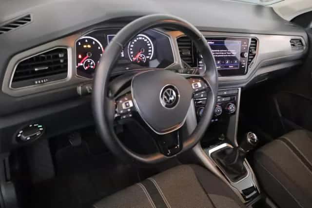 Volkswagen T-Roc (2021) thumbnail 6