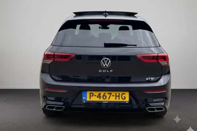 Volkswagen Golf (2022) thumbnail 5