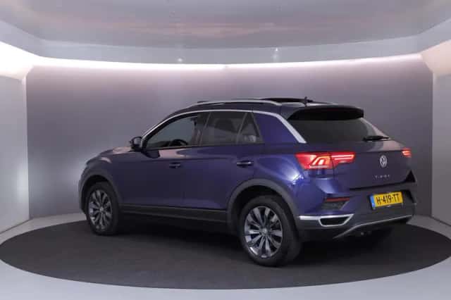Volkswagen T-Roc (2020) thumbnail 2