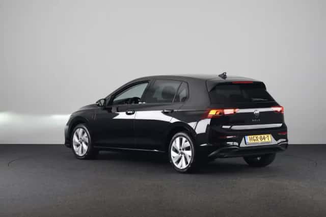Volkswagen Golf (2025) thumbnail 3