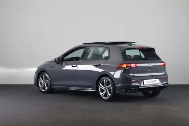 Volkswagen Golf (2023) thumbnail 3