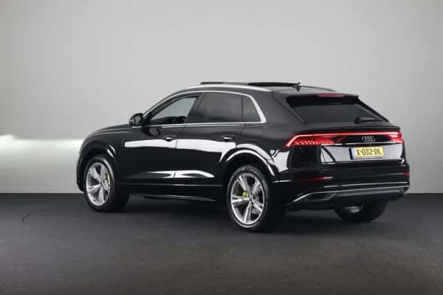 Audi Q8 (2023) thumbnail 2