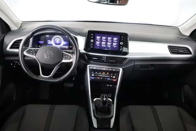Volkswagen T-Roc (2022) thumbnail 6
