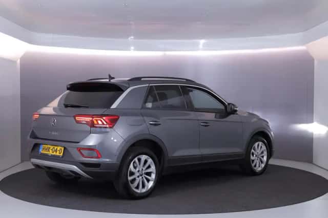 Volkswagen T-Roc (2025) thumbnail 4