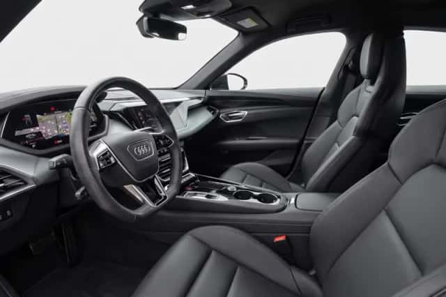 Audi e-tron GT (2023) thumbnail 5