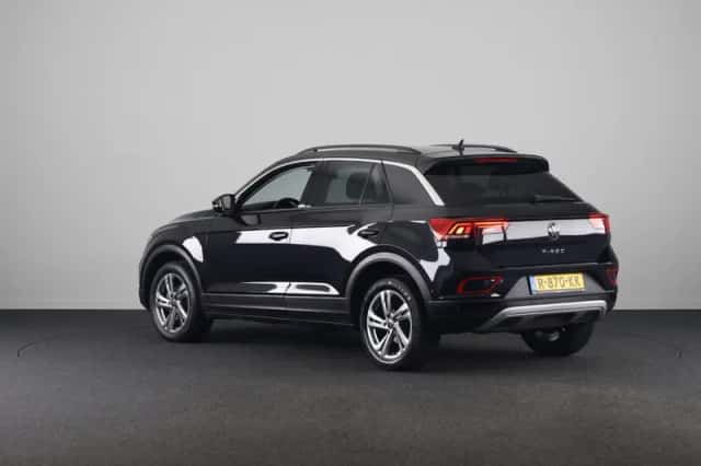 Volkswagen T-Roc (2022) thumbnail 3