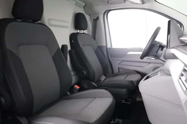 Volkswagen E-Transporter (2025) thumbnail 6