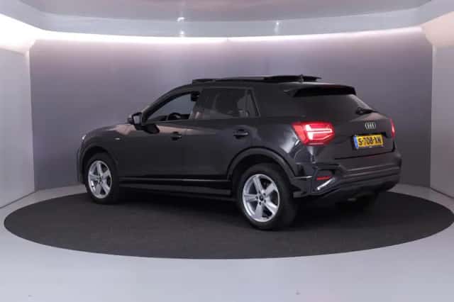 Audi Q2 (2023) thumbnail 3