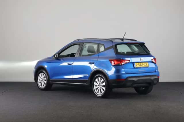 SEAT Arona (2022) thumbnail 3