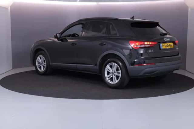Audi Q3 (2022) thumbnail 3