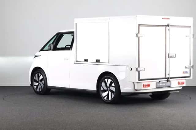 Volkswagen ID. Buzz (2025) thumbnail 2